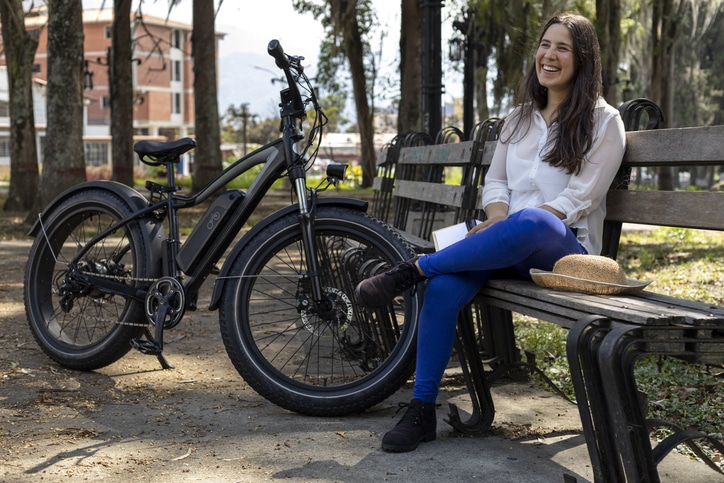 how-many-hours-does-an-electric-bike-battery-last-electrified